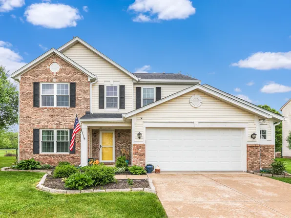 5617 Gainesway Dr, Greenwood, IN 46142