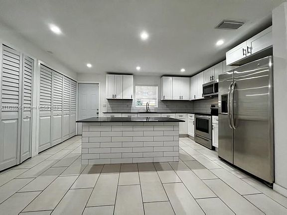 2nd image of 1762 NE 145th St #1762