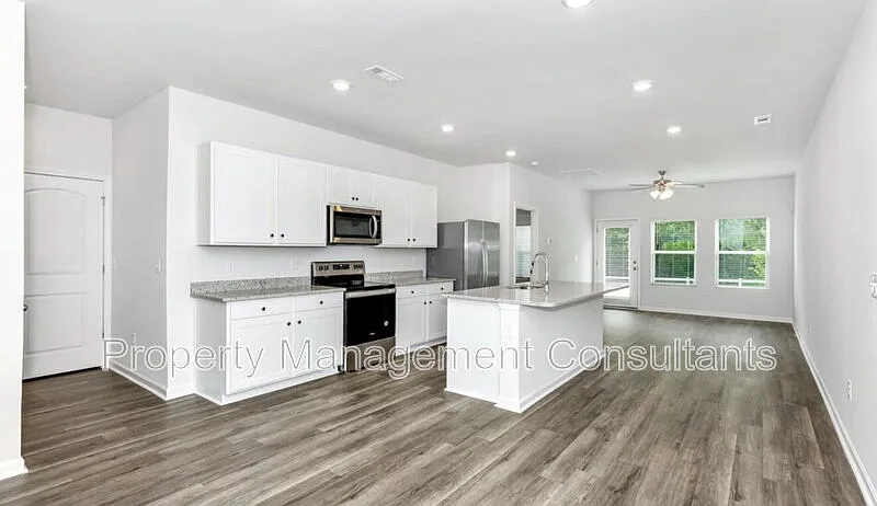 217 Bay Pine Dr