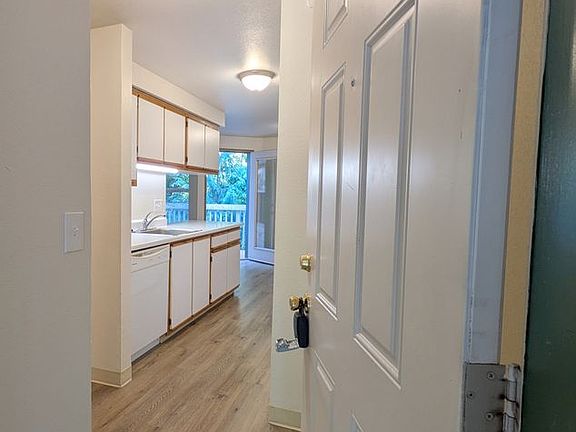 5th image of 4004 SW Beaverton Hillsdale Hwy #4020