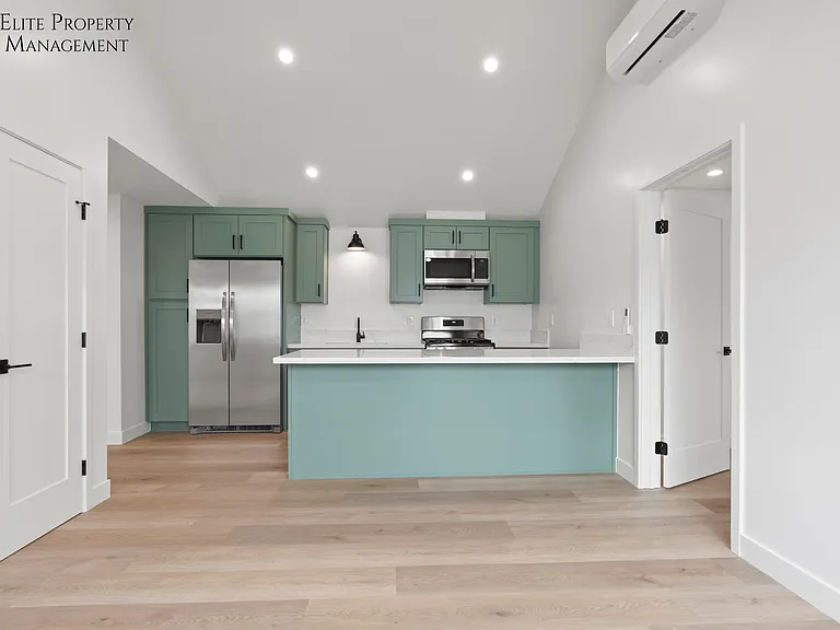 6418 Paramount Blvd #1/2 — Photo 5
