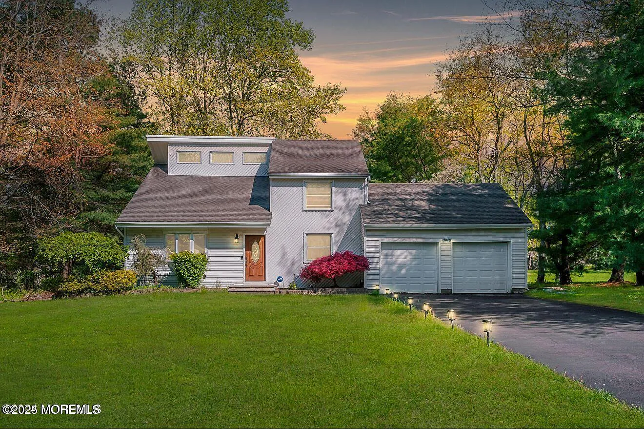 4 bed, 2.5 bath, 1930 sqft, $3,700 — Photo 3
