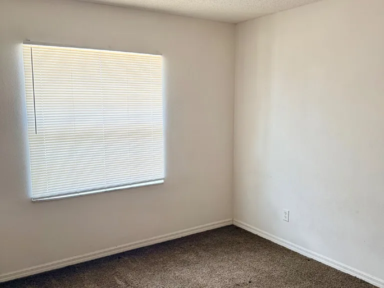 2380 Summerfield Ave — Photo 4