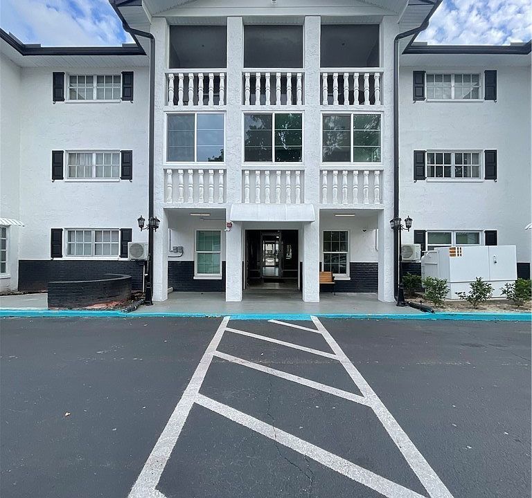 1st image of 3704 Broadway APT 318