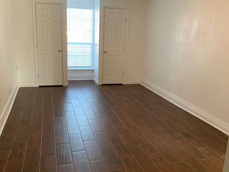 1st image of 7675 Woodshire Dr