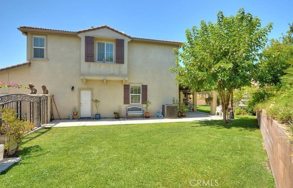 6136 Walnut Grove Ct, Rancho Cucamonga, CA - View 2