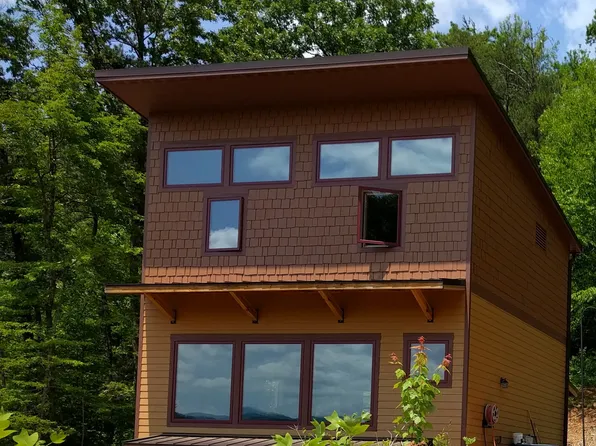147 Ballard Cove Rd, Candler, NC 28715