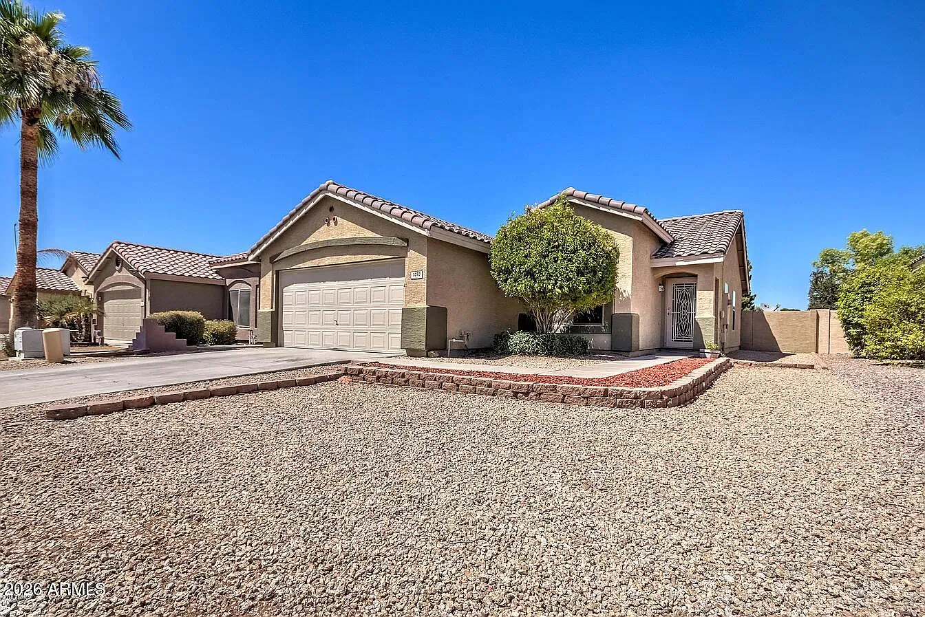 3 bed, 1196 sqft, $2,100 — Photo 1