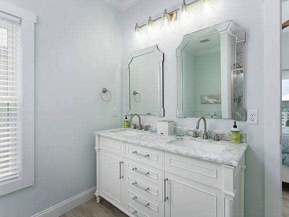 3rd image of 604 N Carolina Ave #1