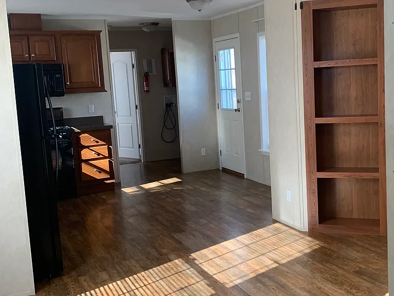Crestview — Photo 36