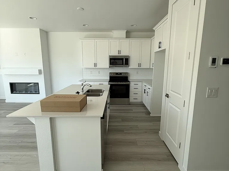 1034 NW 178th Way — Photo 3