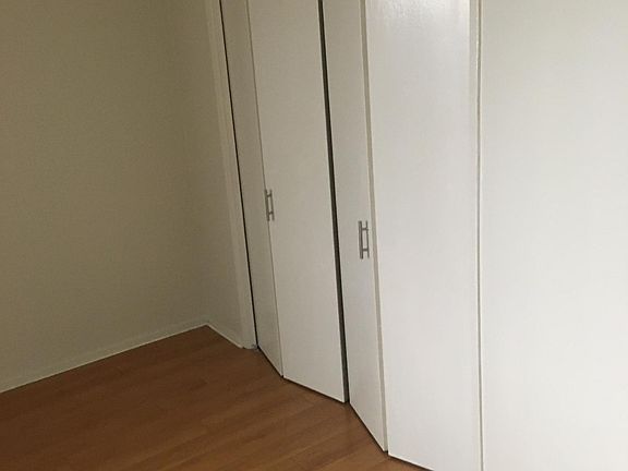 4th image of 109 N Screenland Dr #C