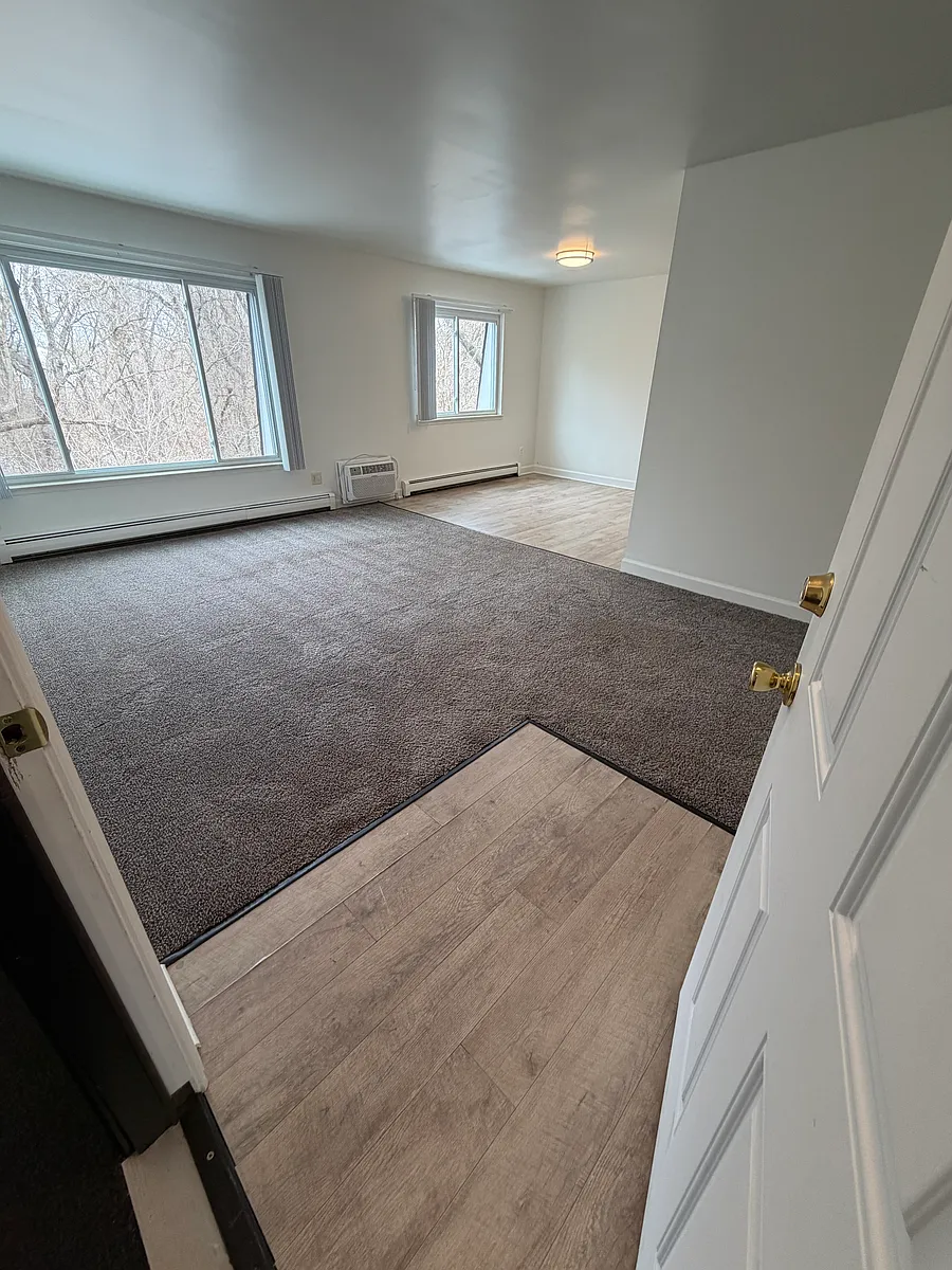 Building Photo - 384 W Drahner Rd #C12
