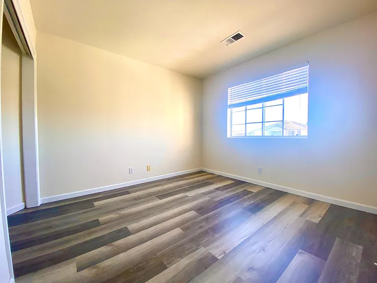 8 Lewis Cir — Photo 13