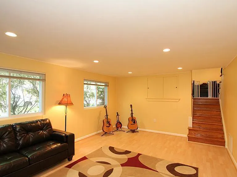 730 Harrington Rd — Photo 6