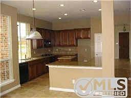 4th image of 1025 Dayton Dr