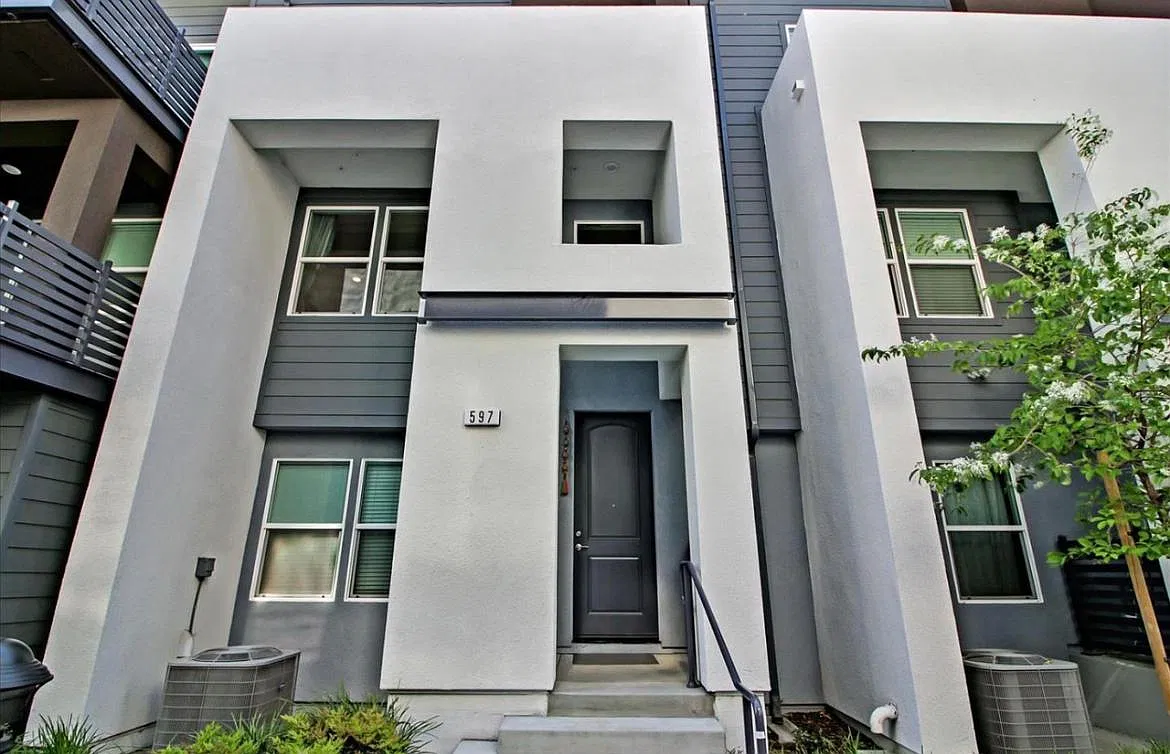 3 bed, 2.5 bath, 1670 sqft, $4,850 — Photo 1