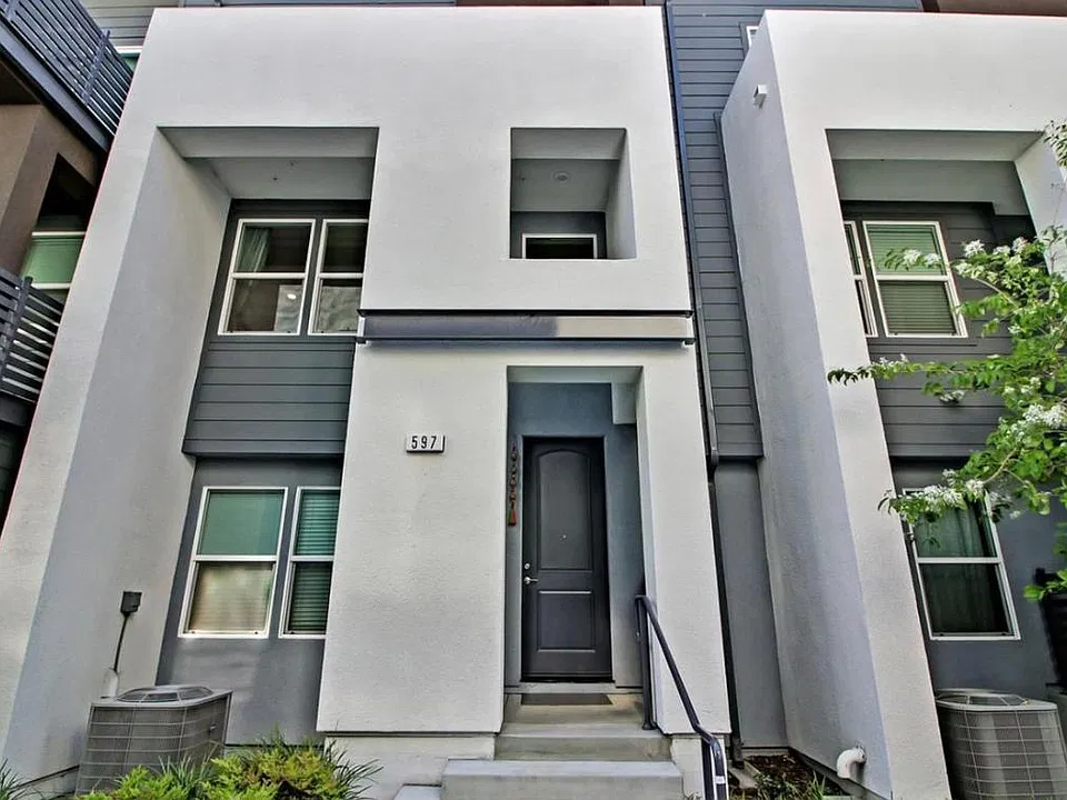 597 Clover Cir #597