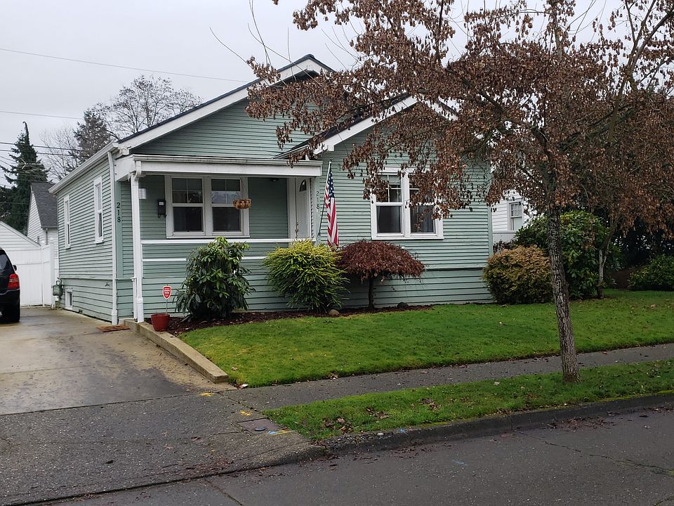 1st image of 218 I St SE