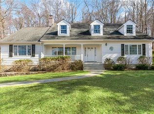 15 Suzanne Ln, Chappaqua, NY 10514