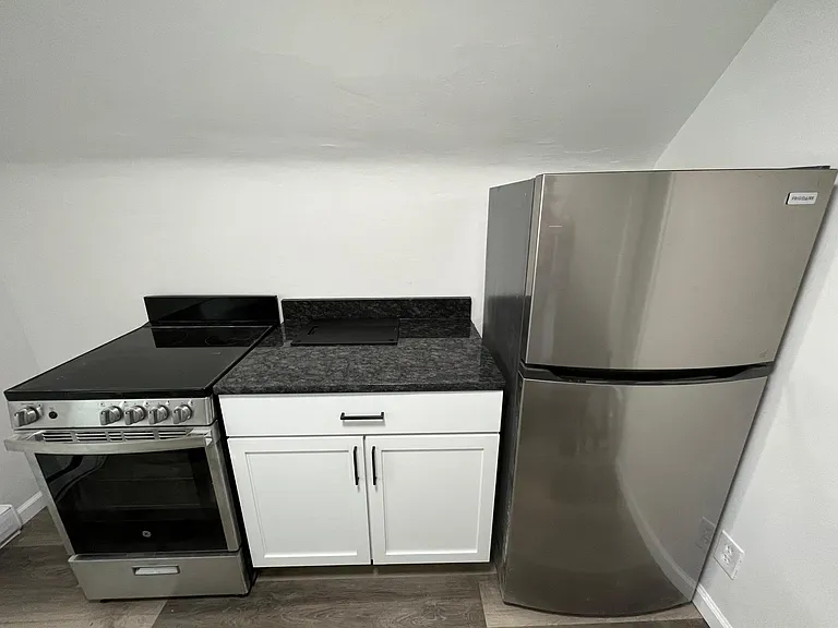 194 Sheridan Ave #3 — Photo 3