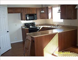 3rd image of 818 Avenue E