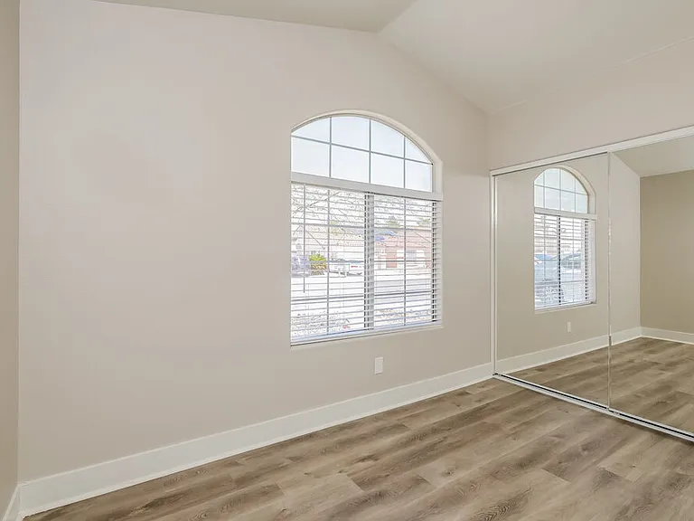 827 Golden Plata Ct — Photo 13