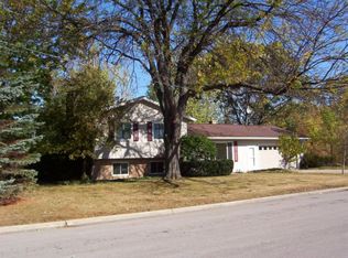 2931 Peachtree Dr, Bay City, MI 48706