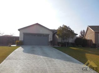 5611 Rio Samba Way, Bakersfield, CA 93311