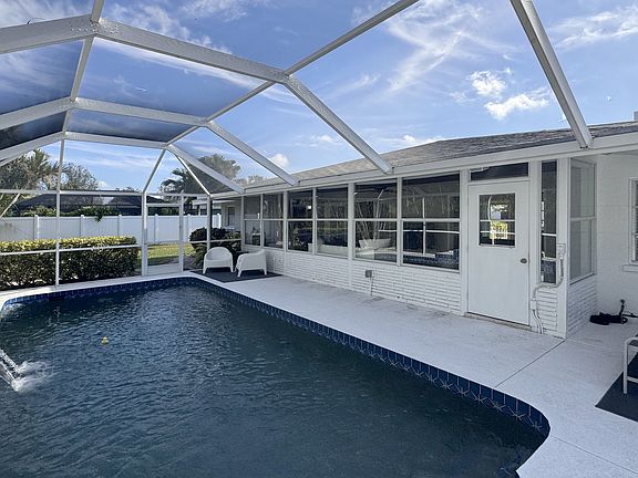 Salt water pool