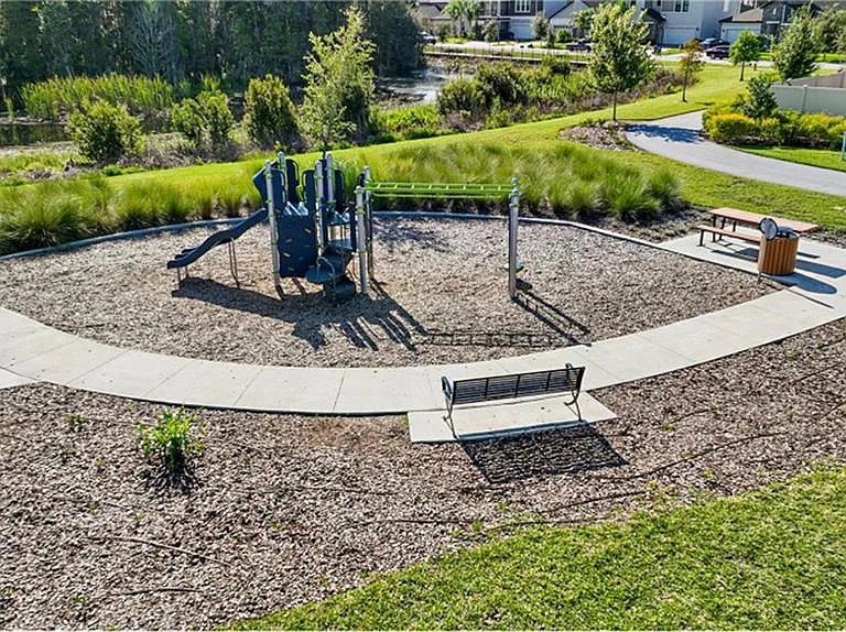 8309 Crescent Oaks Dr — Photo 46