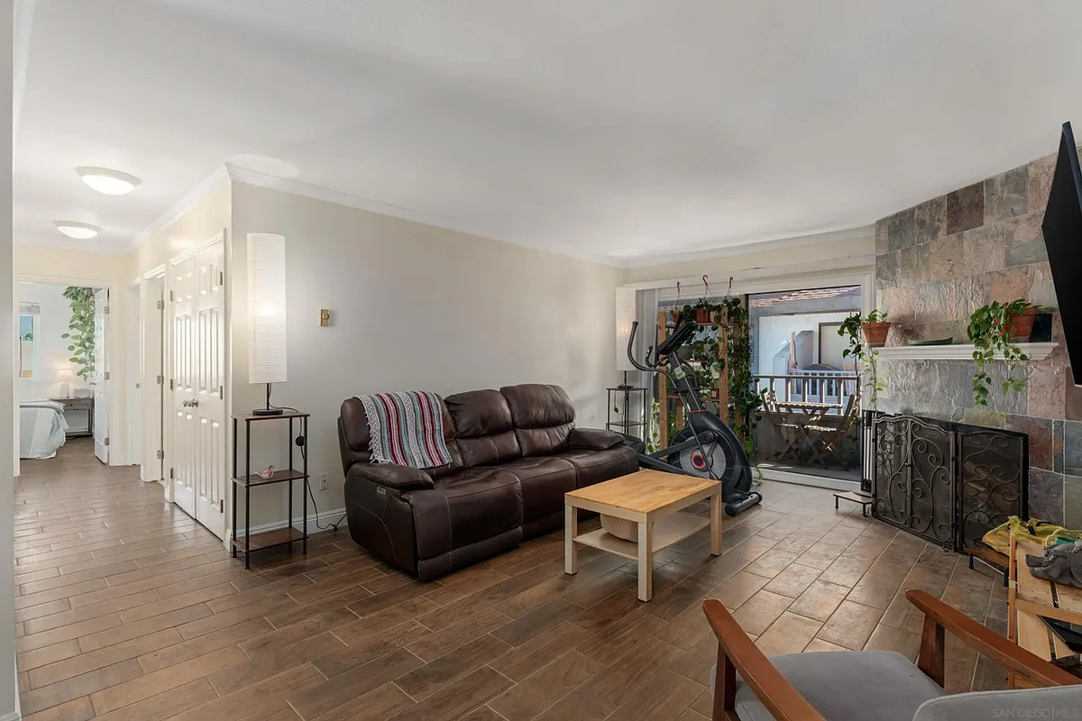 Building Photo - 3207 Midway Dr #104