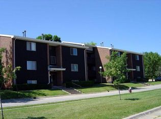 3260 Raven Oaks Dr, Dubuque, IA 52001