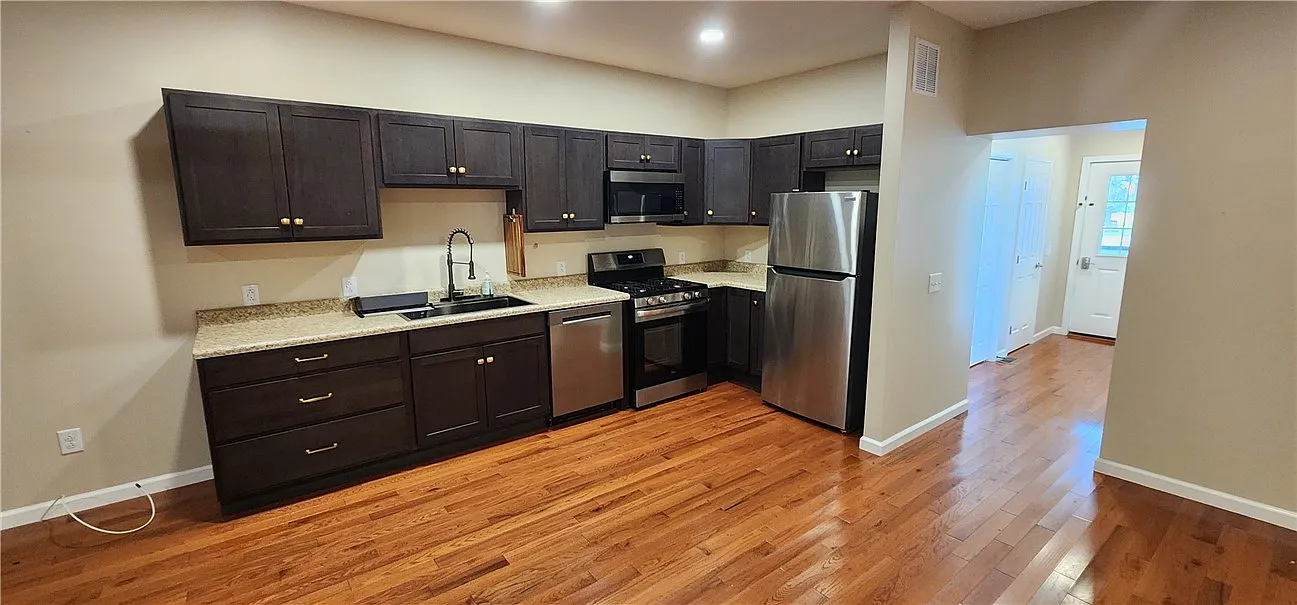 1 bed, 1.0 bath, 1100 sqft, $1,500 — Photo 4
