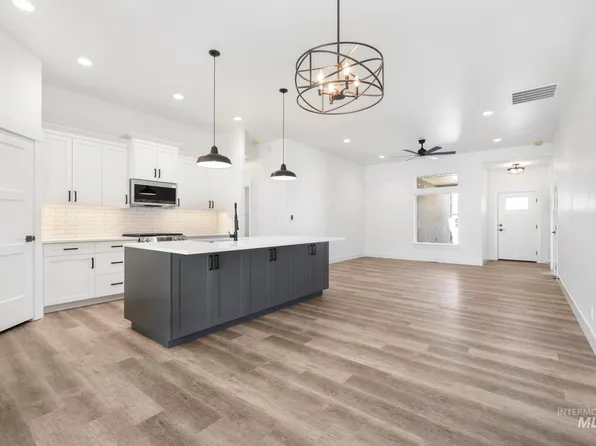 821 23rd Ave E, Jerome, ID 83338