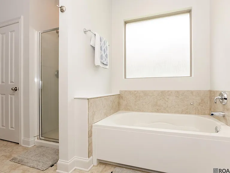 10425 Grace Ln — Photo 11