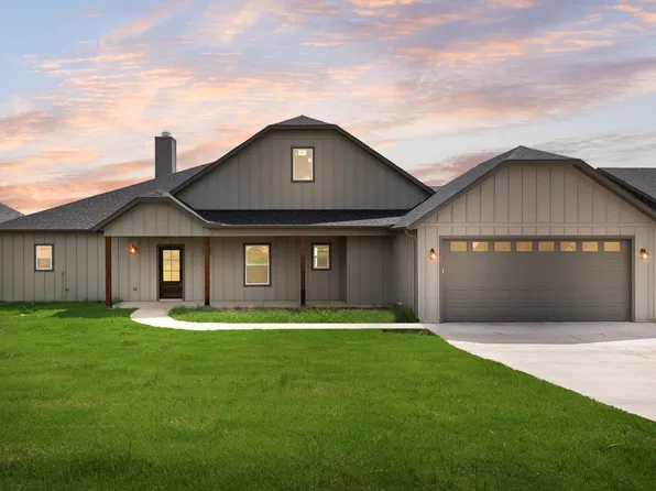 249 Caro Dr, Quinlan, TX 75474