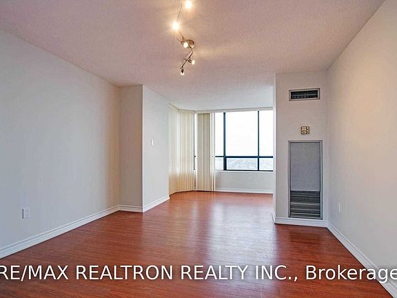 5th image of 7601 Bathurst St #Penthouse 12