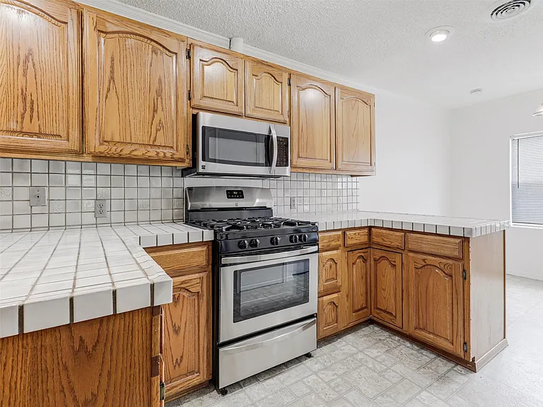 14025 Janwood Ln — Photo 13