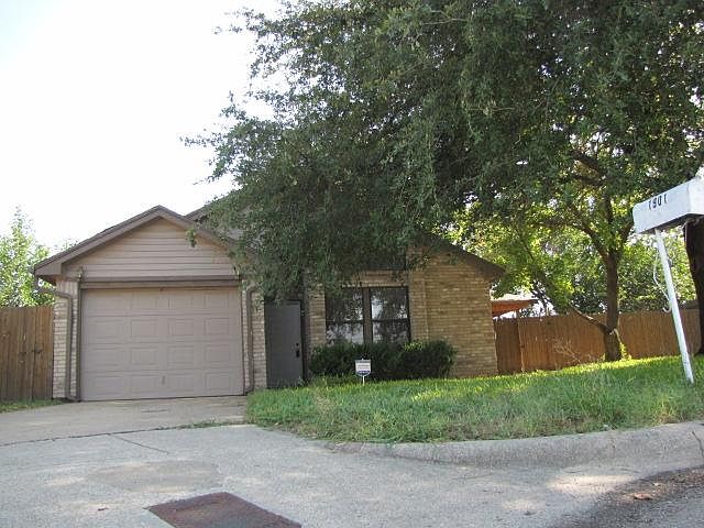 1st image of 1901 Woodhall Way