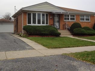 9311 Oriole Ave, Morton Grove, IL 60053