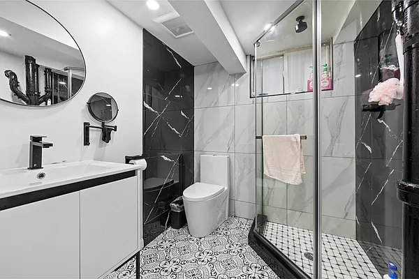 Rented by Aron Fried, LREB | media 30