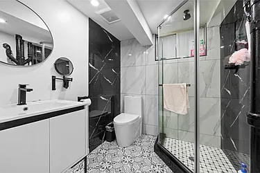 Rented by Aron Fried, LREB