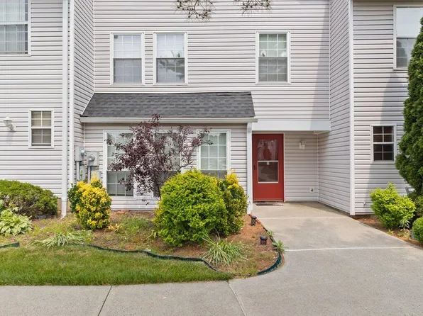 216 Franklin Place, Morganville, NJ 07751