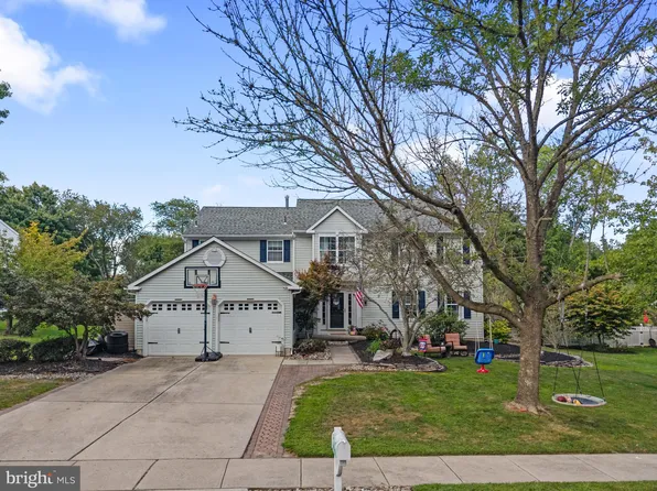 37 Crimson Ct E, Sewell, NJ 08080