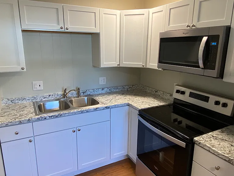 1603 Queens Way #A — Photo 9