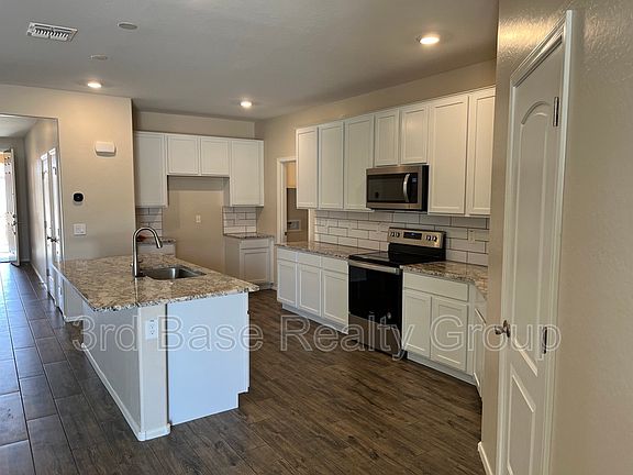 4th image of 15425 W Edgemont Ave