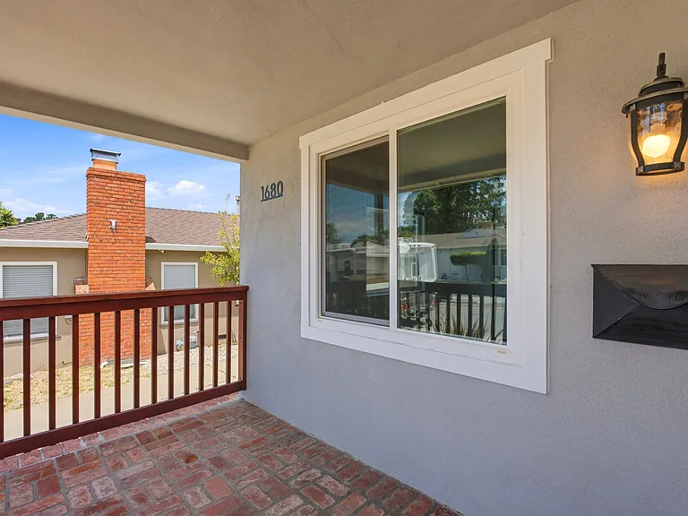 1680 Grove Way — Photo 4