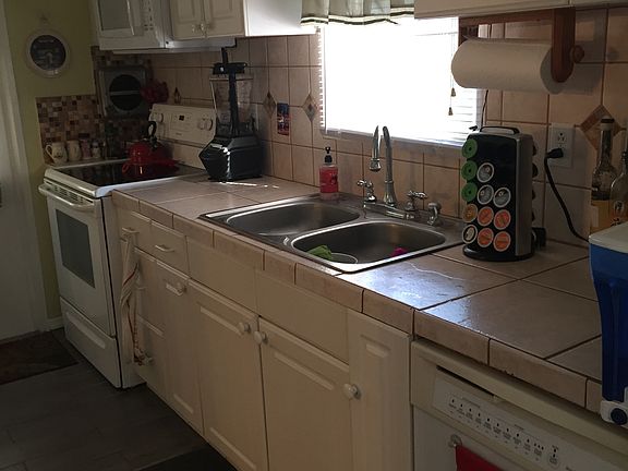 2nd image of 1824 Amberwood Dr