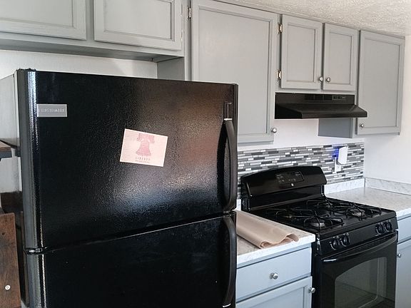 2nd image of 187 Vista Point Ct NE